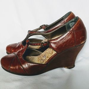 Kenzie Leather Curved-Heel "Chelsea" Wedges